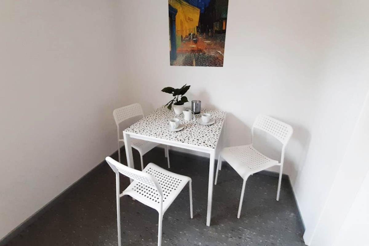 Ferienwohnung In Ленещат Екстериор снимка