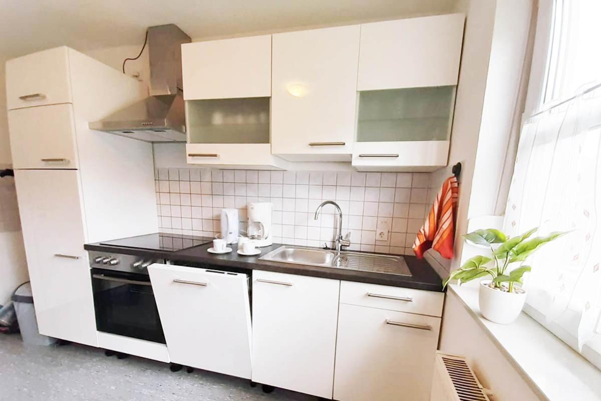 Ferienwohnung In Ленещат Екстериор снимка